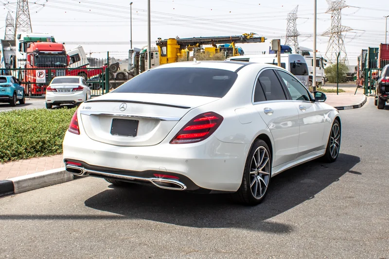 rent in Dubai Mercedes-Benz S-Class W221