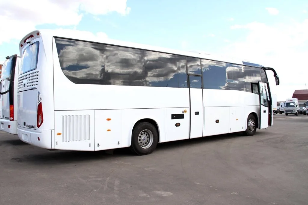  rent in dubai KingLong XMQ6127