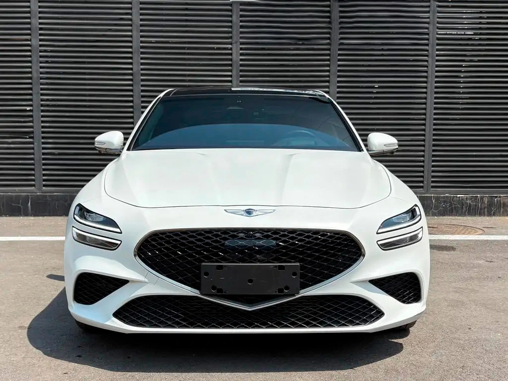 rent Hyundai Genesis