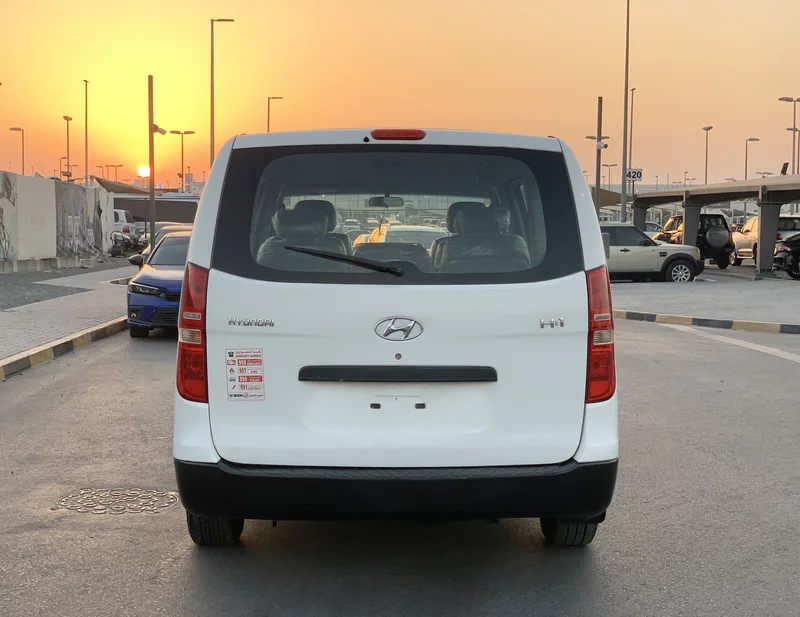 rent a Hyundai Starex